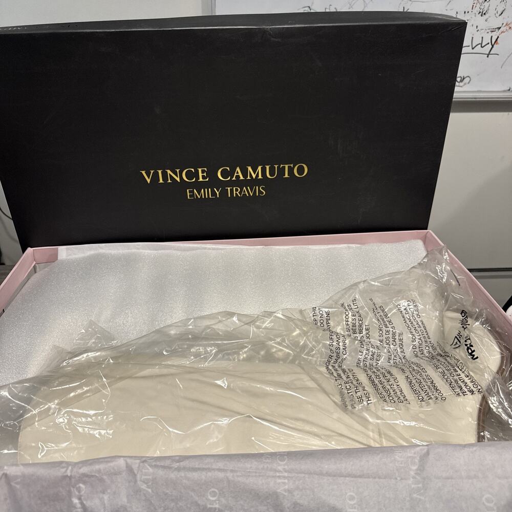 Vince Camuto Women's Emily Boots Wide Width Calf Coconut Cream Size 6.5M WC